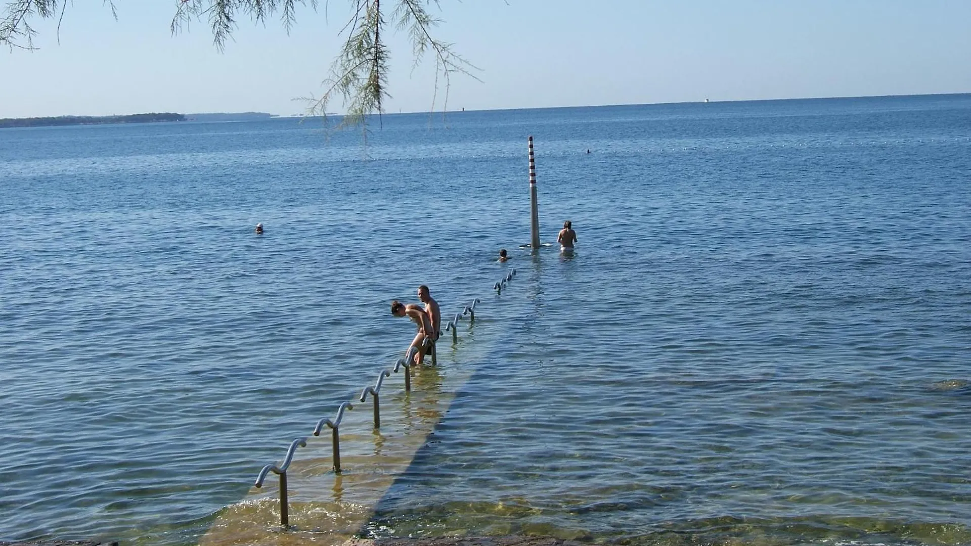 Sonia A2, Few Steps From The Beach Novigrad  Apartment